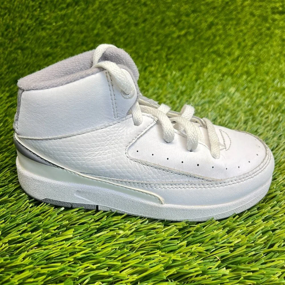 Nike Air Jordan 2 Retro Boys Size 9C White Gray Athletic Leather Shoes Sneakers